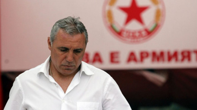 Легендарният български футболист Христо Стоичков ще се прибере в родината